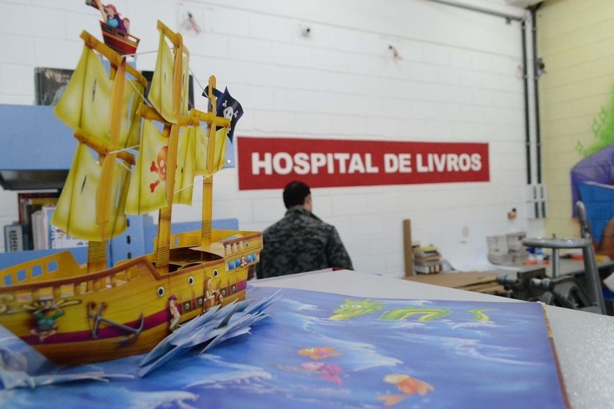 Hospital de Livros muda a vida de detentos em Ponta Grossa