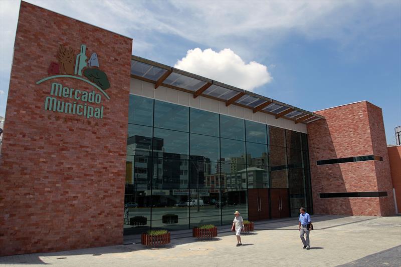 Mercado Municipal e Mercado Regional Cajuru são fechados