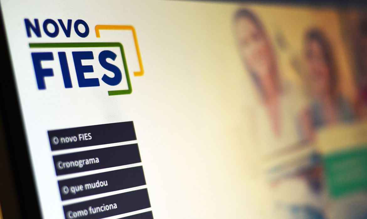 Governo prorroga prazo para validação e formalização do Fies