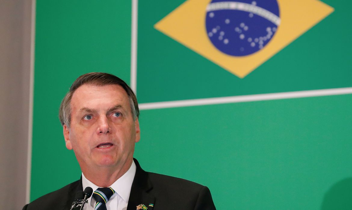 Bolsonaro vai avaliar com Mandetta controle do coronavírus