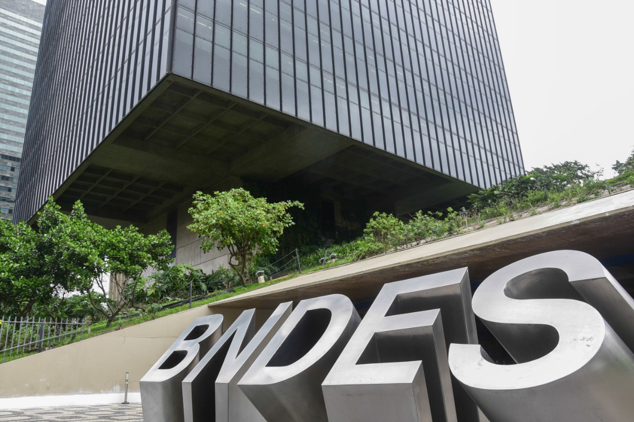 BNDES tem R$ 140 bilhões disponíveis para financiamento e crédito