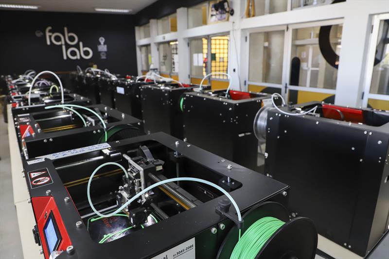 FabLab já produziu mil máscaras, mas precisa de doações