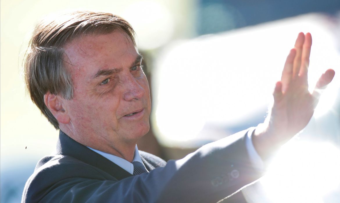 Reunião tratou de temas reservados, diz Bolsonaro