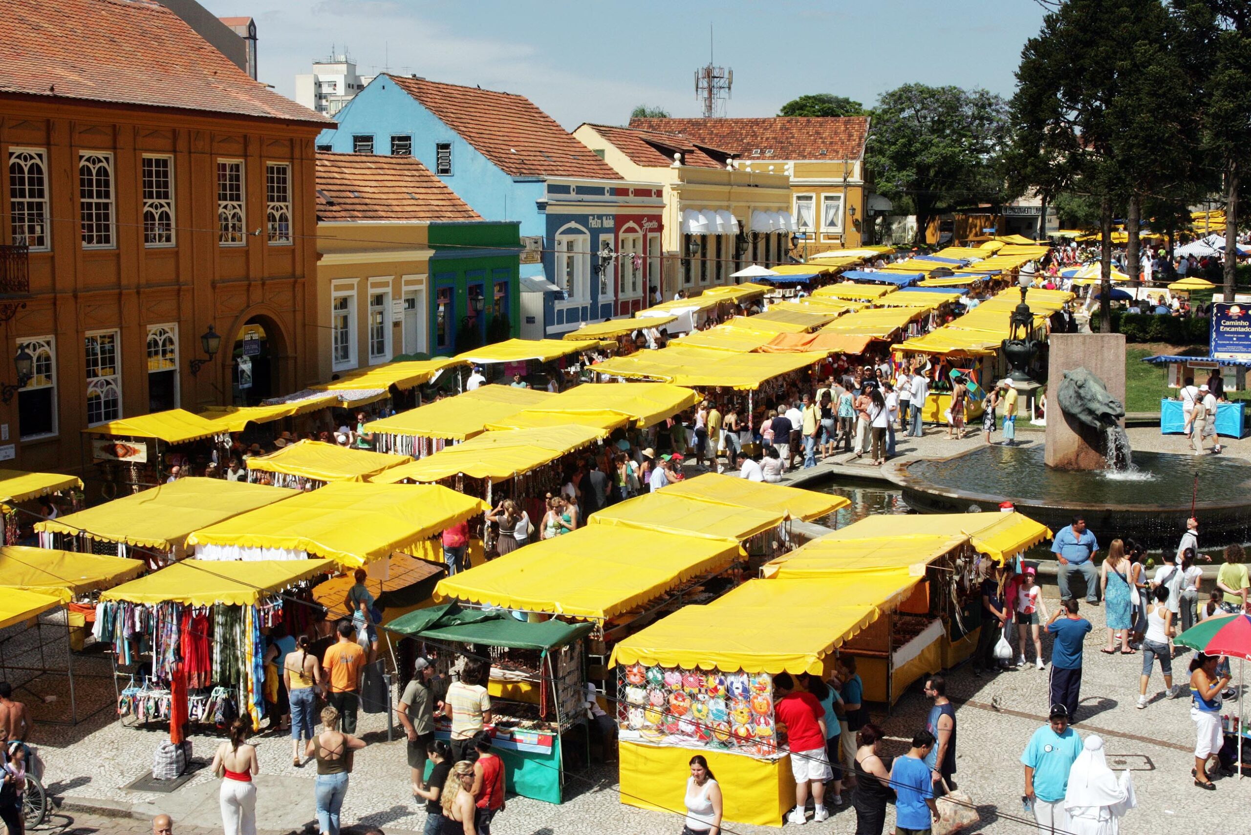 Em sistema de rodízio, Feira do Largo da Ordem volta a funcionar