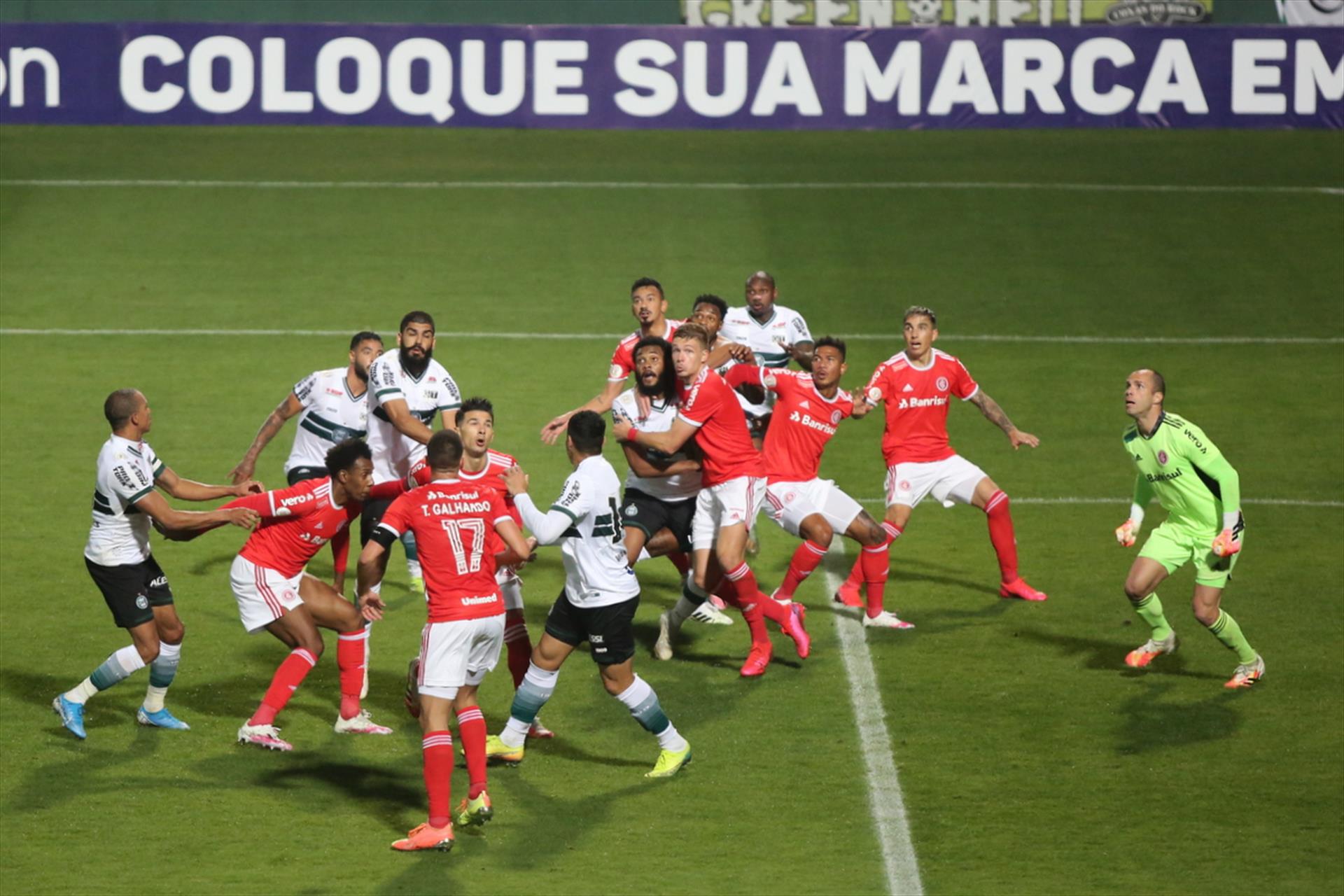 Alviverde perde do Internacional na estreia do Brasileiro