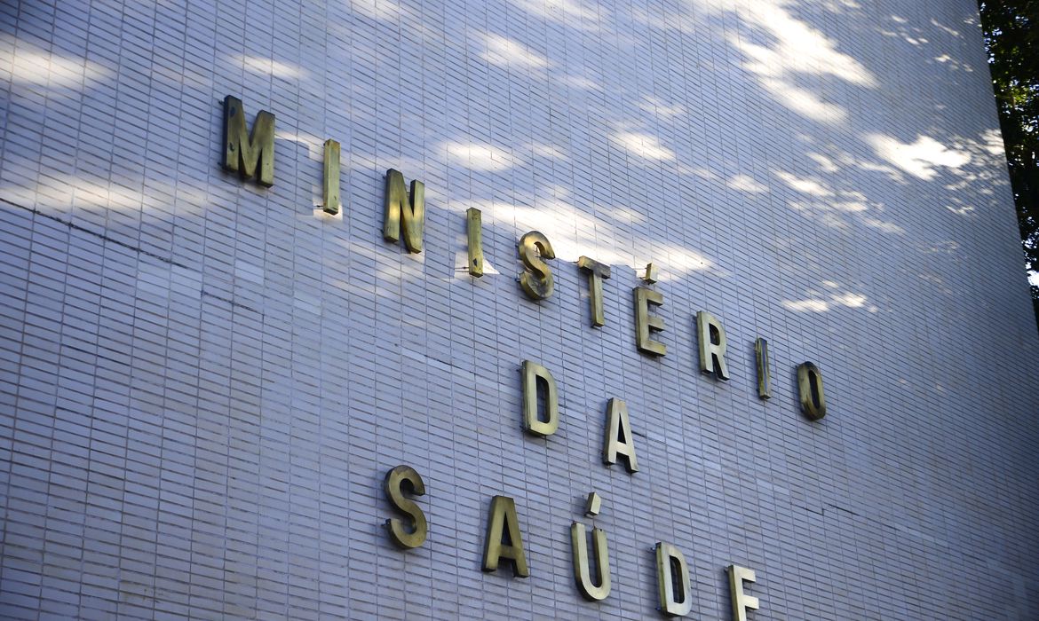 Retomada das aulas: Ministério da Saúde publica guia de orientações