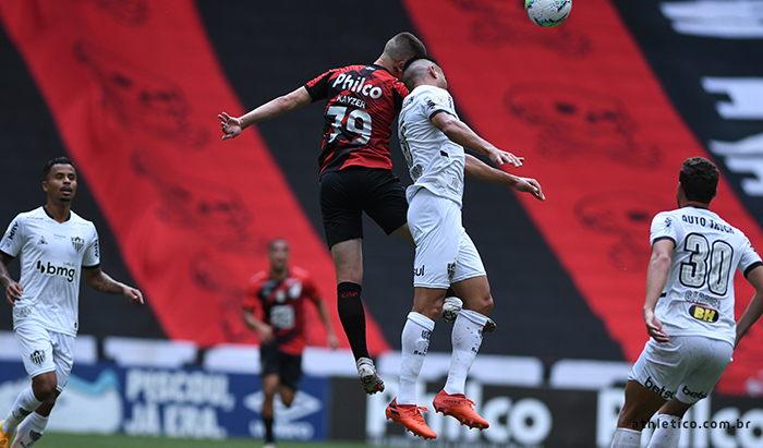 Furacão desperdiça boas chances no primeiro tempo e perde para o Atlético Mineiro