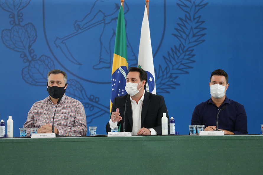 Governo decreta fechamento de atividades não essenciais para conter a Covid-19