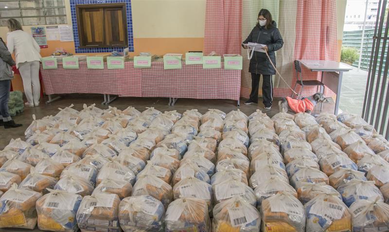 Fornecimento de kits às famílias começa no próximo dia 25