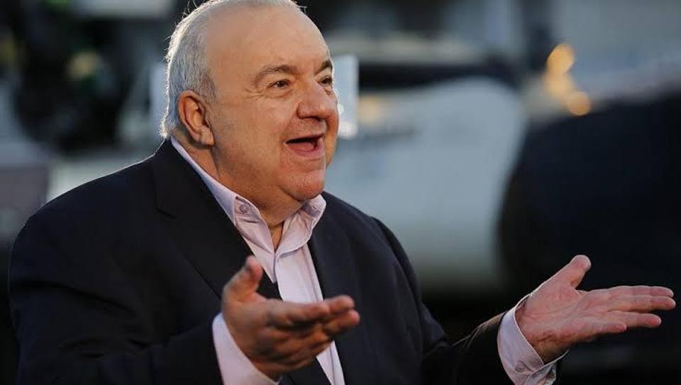 Prefeito Rafael Greca recebe alta e deixa hospital