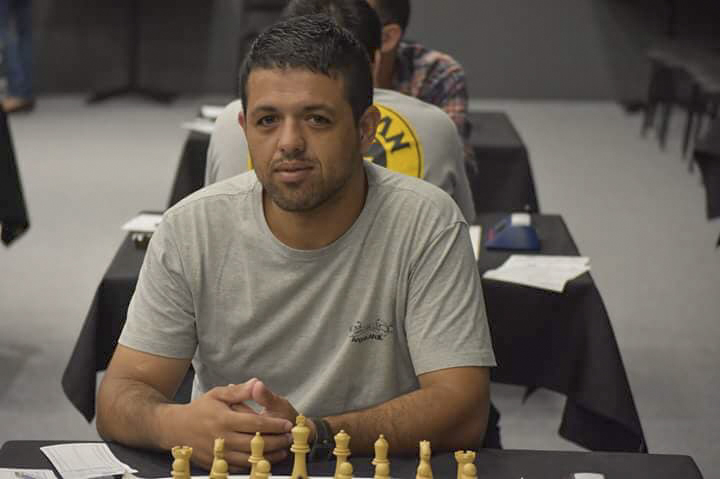 Aulas de xadrez on-line vão desafiar as famílias