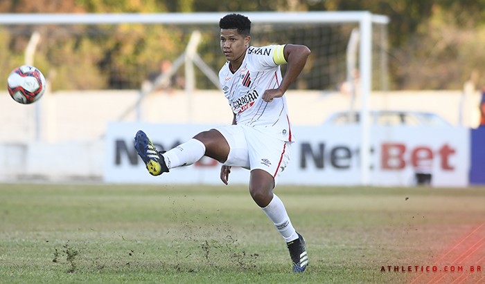 Athletico perde para o Azuriz no Estadual