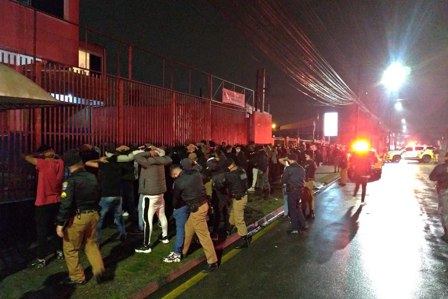 Segurança interrompe festas e dispersa mais de mil pessoas em Curitiba no final de semana
