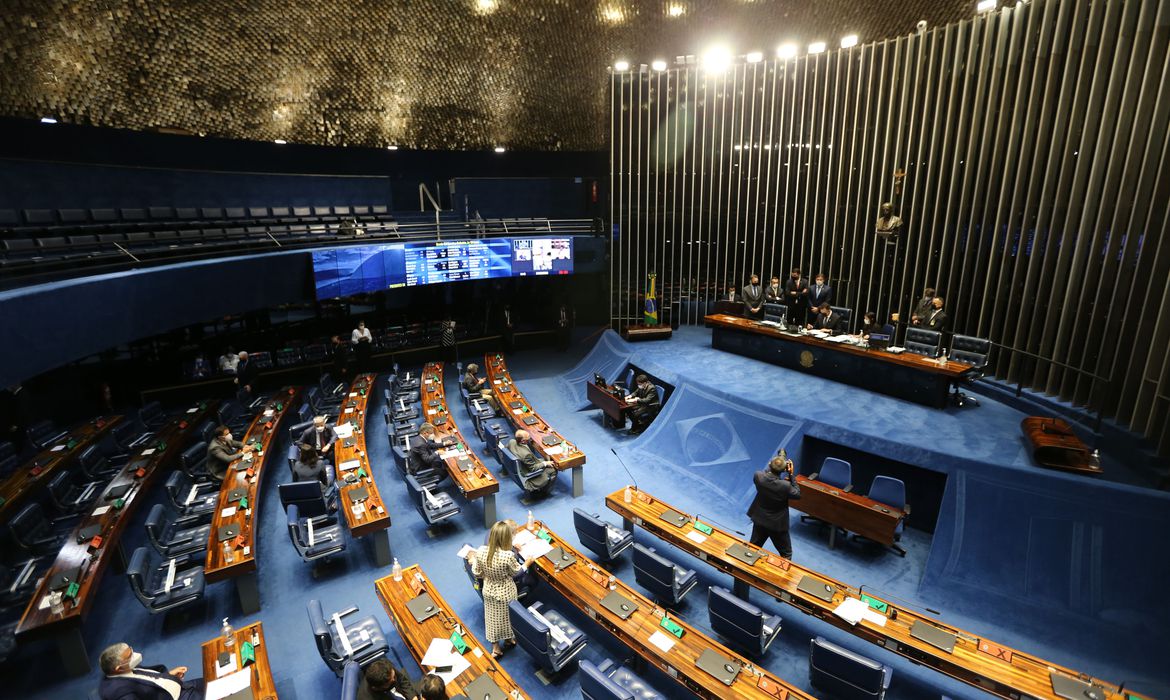Senado aprova MP que simplifica regras para empresas