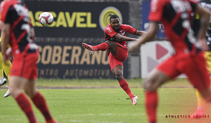 Athletico sofre virada e não chega à final do Paranaense