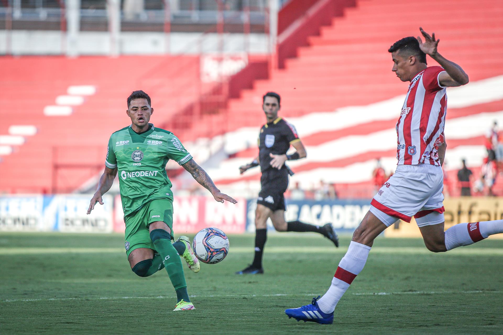 Coxa perde fora de casa