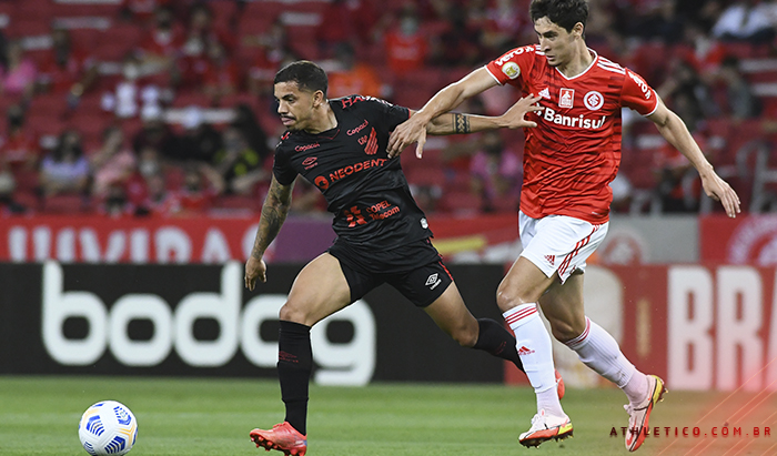 Athletico sofre a virada no Beira-Rio