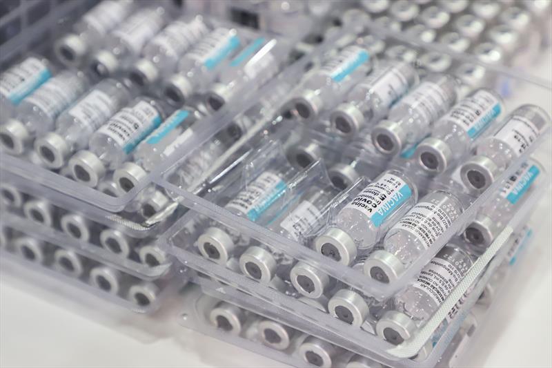 Viajantes para o exterior podem antecipar esquema vacinal contra covid-19