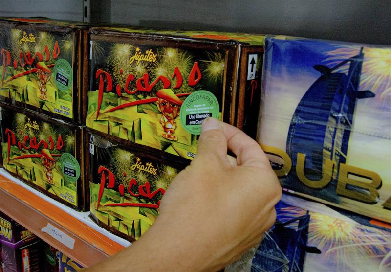 Vai soltar fogos de artifício em Curitiba? Saiba o que é permitido na cidade