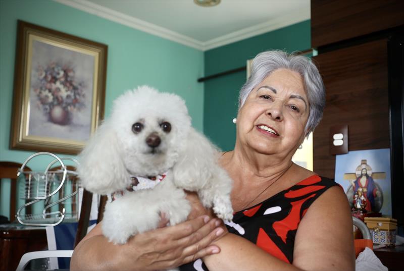 Animal de estimação traz mais saúde e qualidade de vida a idosos, dizem especialistas