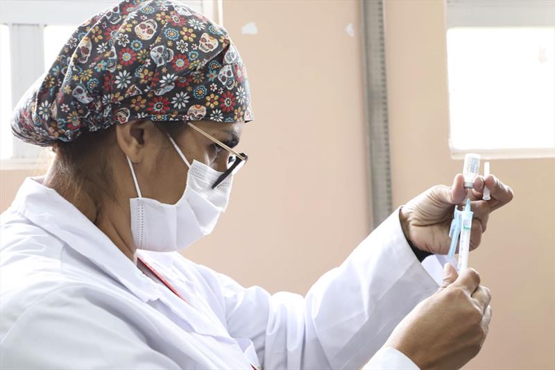 Novo grupo é convocado para antecipar a dose de reforço anticovid