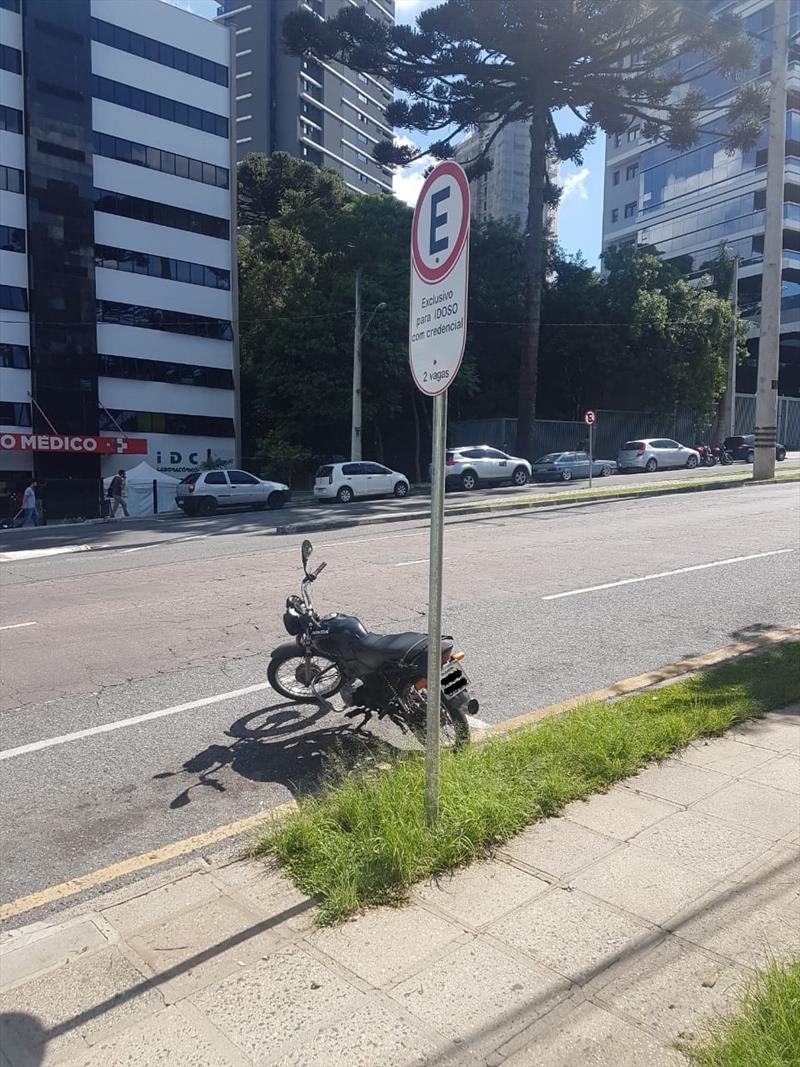Moto com 208 multas de trânsito é guinchada pela Guarda Municipal