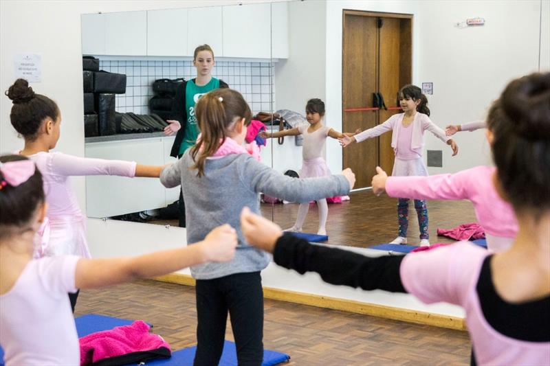 De ballet clássico a desenho para vestibular: FCC retoma os cursos nas Regionais