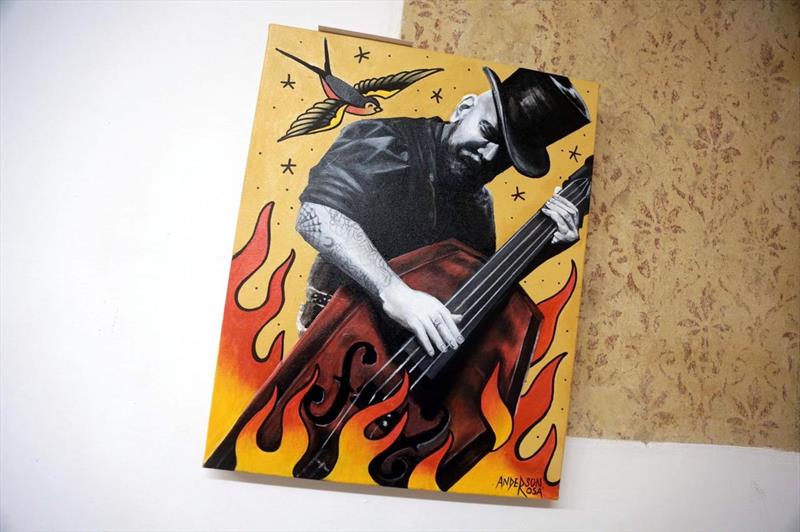 Exposição traz cenas do rock alternativo curitibano para Gibiteca