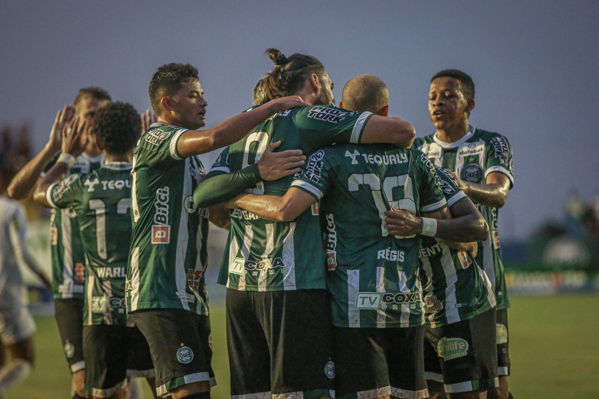 Coxa vence e começa bem as disputas das quartas de final