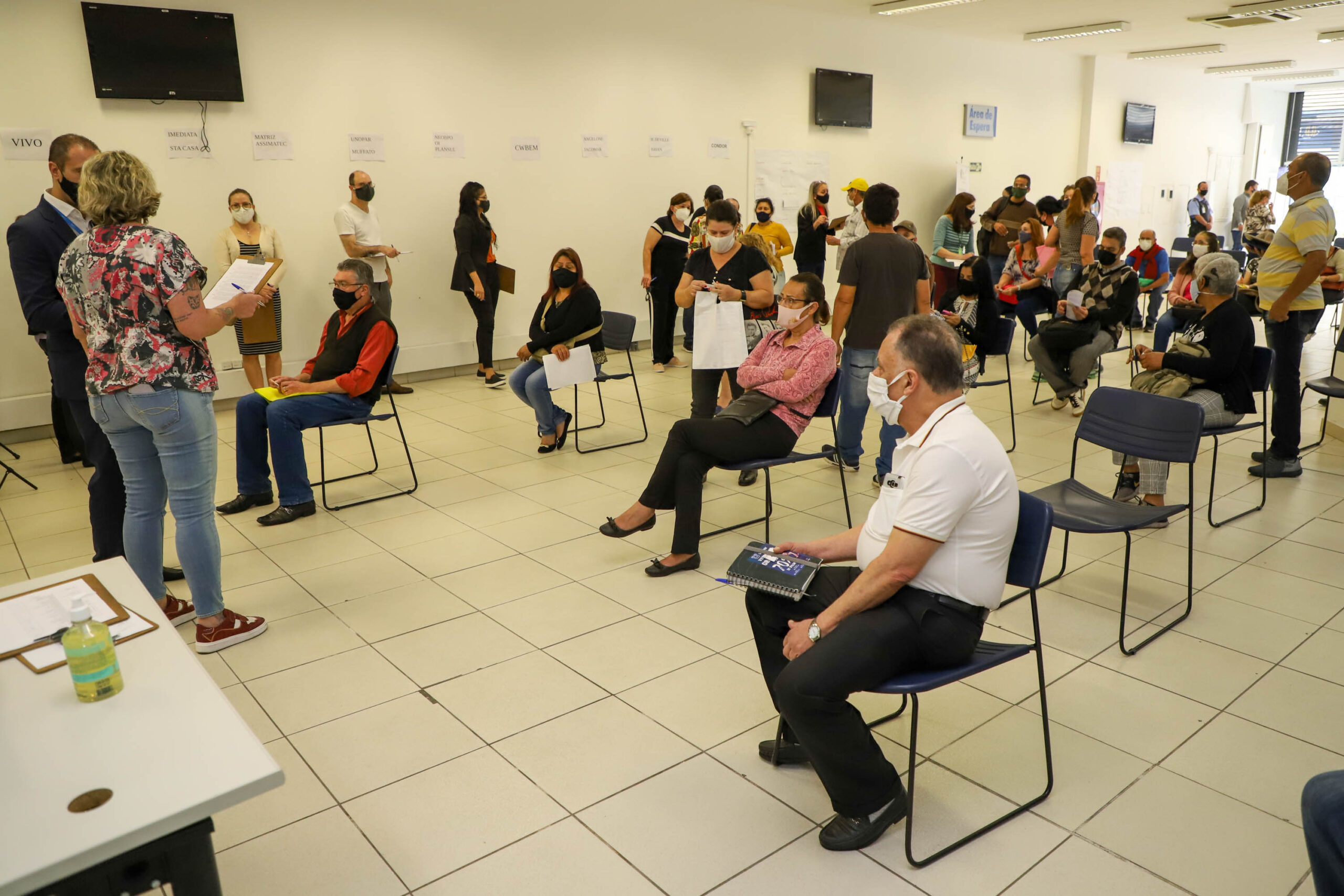 Agências do Trabalhador estão com 9.961 vagas de emprego com carteira assinada disponíveis