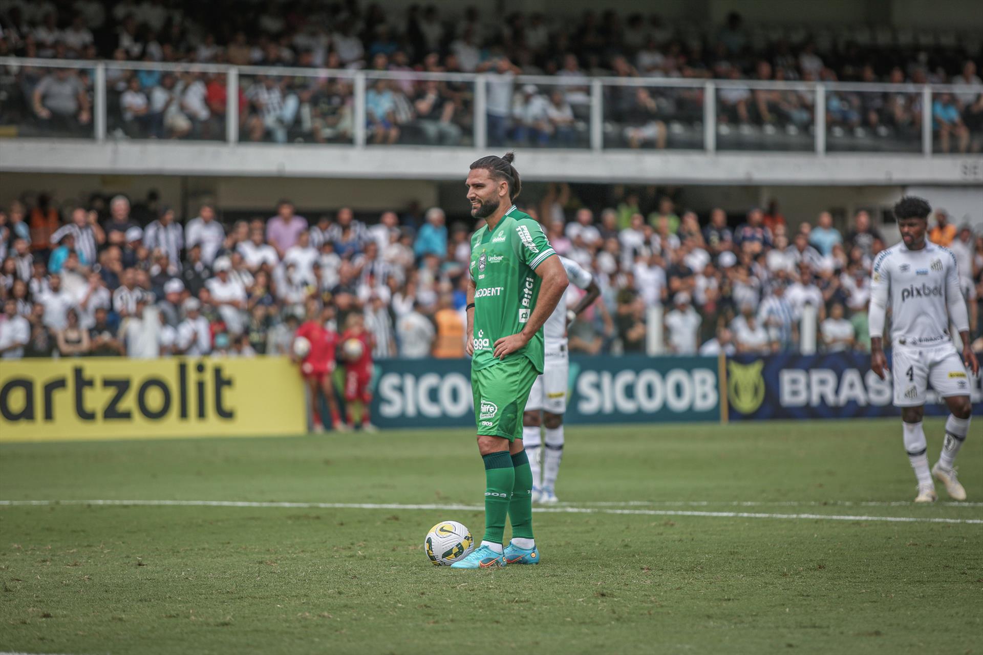 Coxa é superado na Vila Belmiro