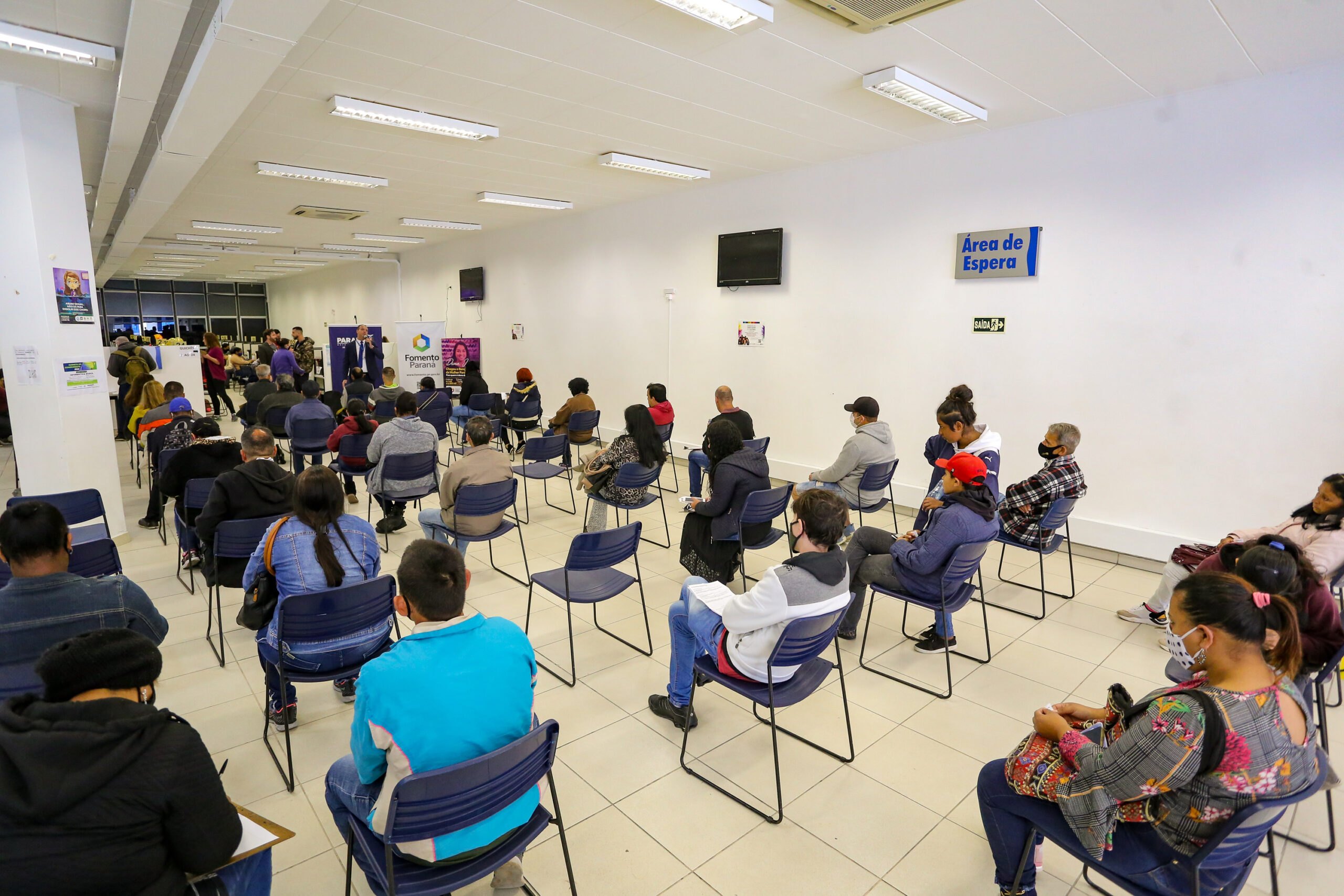 Agência do Trabalhador de Curitiba fará mutirão de vagas para aprendizes e estagiários