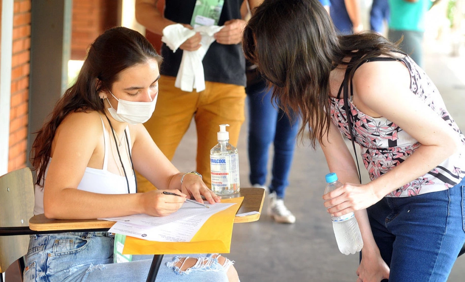 Prazo do pedido de isenção ou desconto no próximo vestibular da UEL começa na segunda