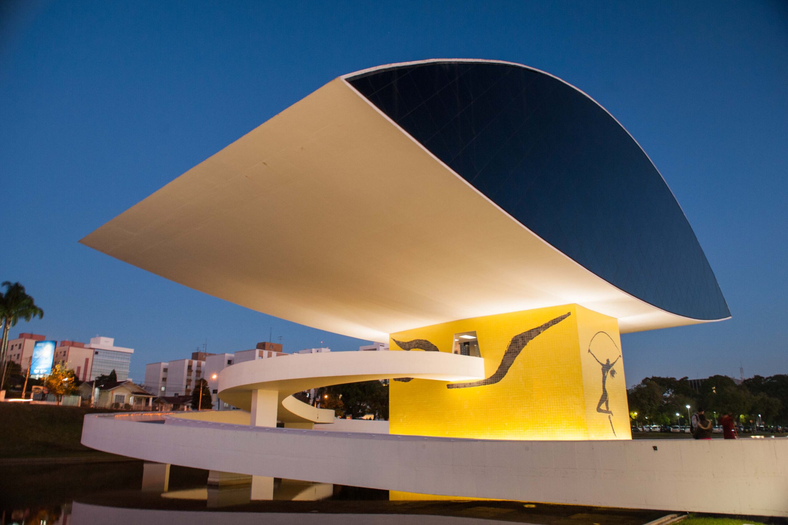 Museu Oscar Niemeyer promove programa de férias em julho