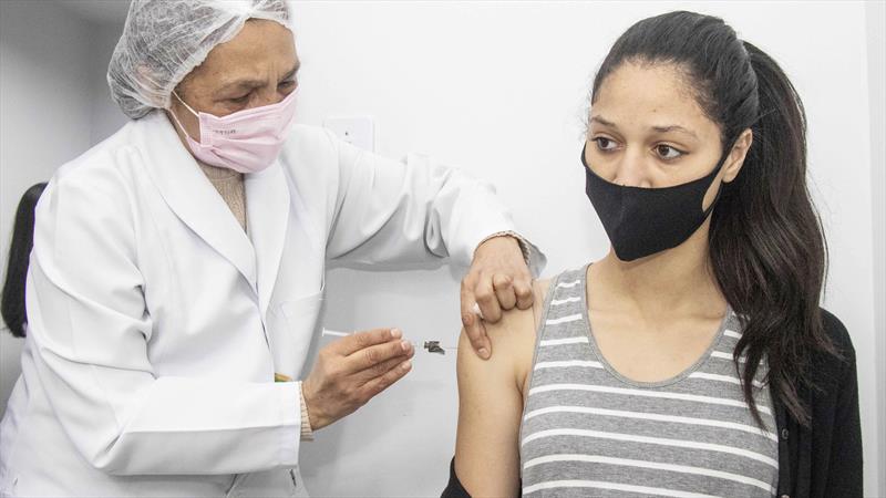 Começa o 3º reforço para pessoas imunossuprimidas de 18 a 59 anos