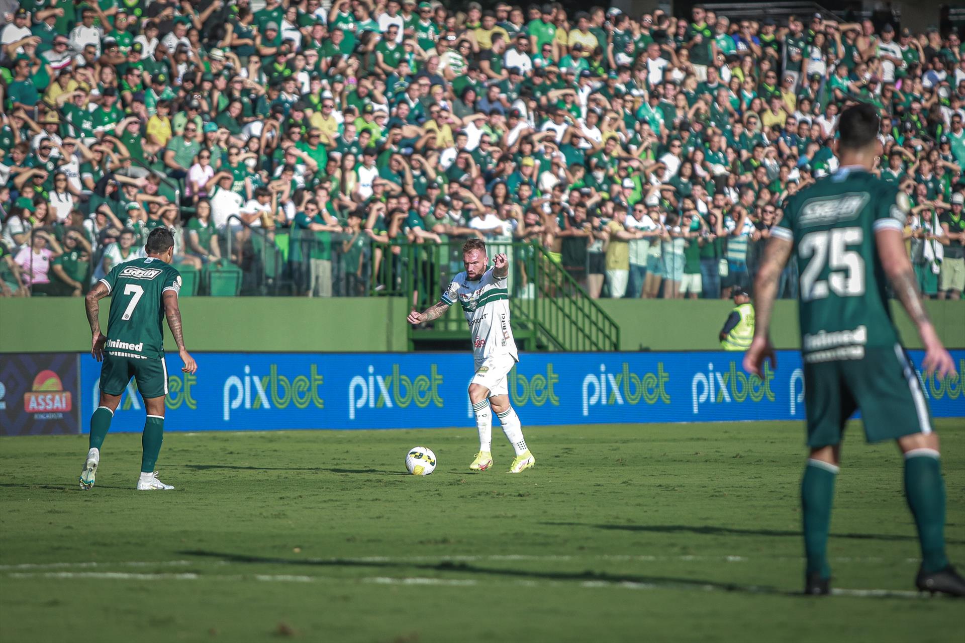 Coxa é superado em Goiânia