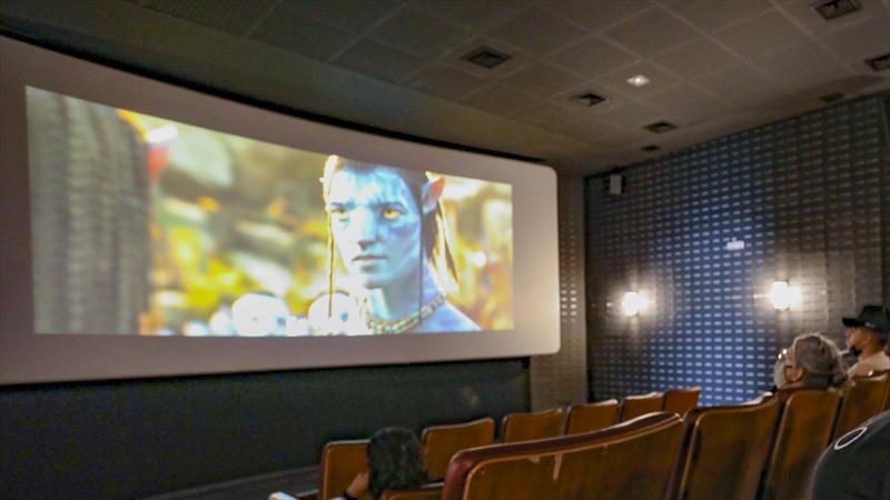 Salas cheias e nostalgia marcam a estreia do 3D no Cine Passeio