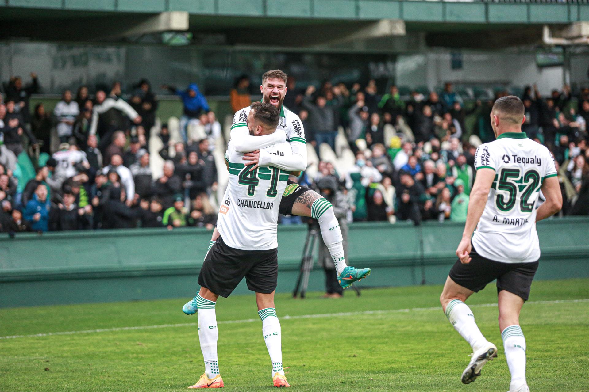 Vitória importante no Alto da Glória