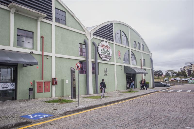 Mercado Municipal Capão Raso tem aula de patinação gratuita em outubro