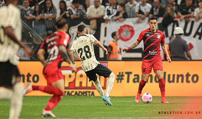 Athletico é derrotado na Neo Química Arena