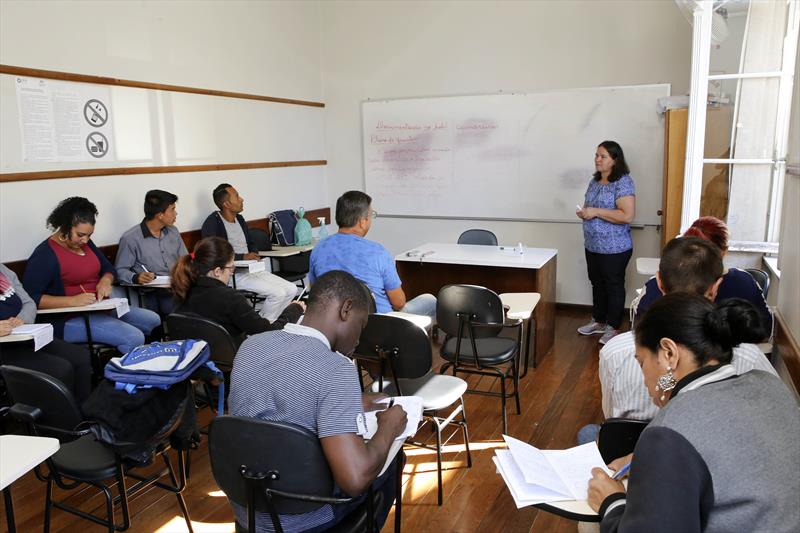 Liceu de Ofícios oferece 726 vagas para cursos gratuitos em Curitiba. Faça sua inscrição