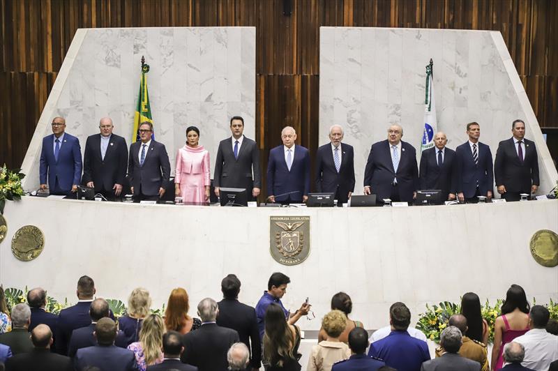 Greca representa prefeitos de todo o Paraná na posse de Ratinho Júnior
