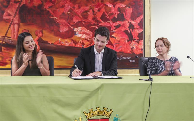 Parceria entre Prefeitura e Estado levará sessões de cinema ao ar livre a bairros de Curitiba