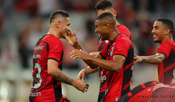Virada e liderança garantida!