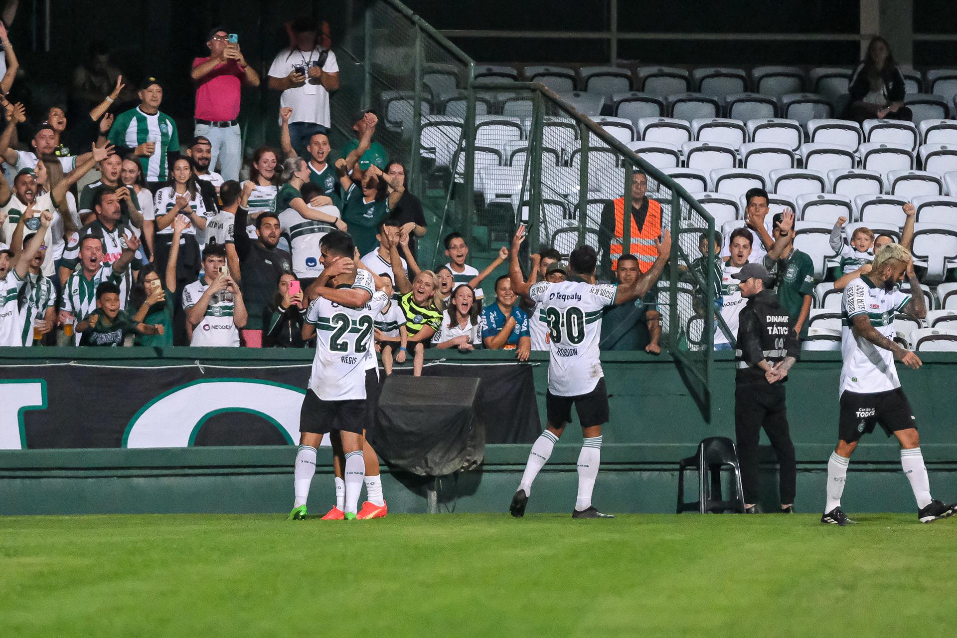 Vitória com apoio da torcida