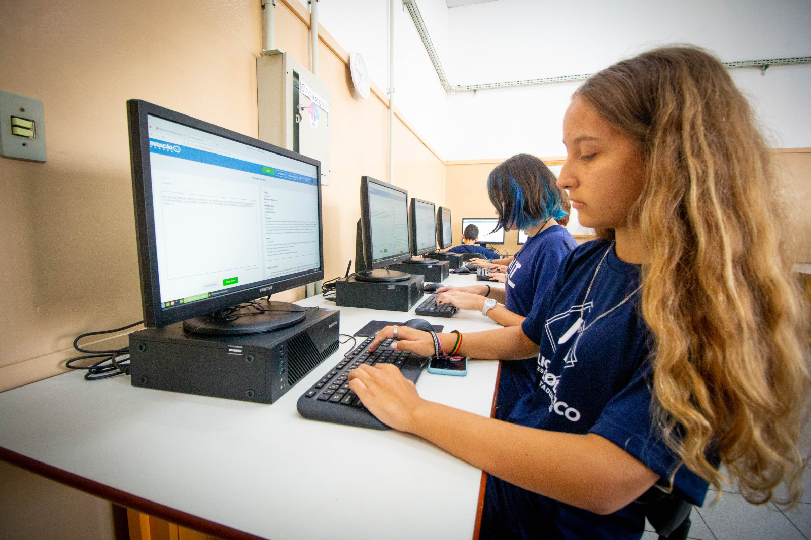 Alunos e professores da rede estadual ganham plataforma para lição de casa