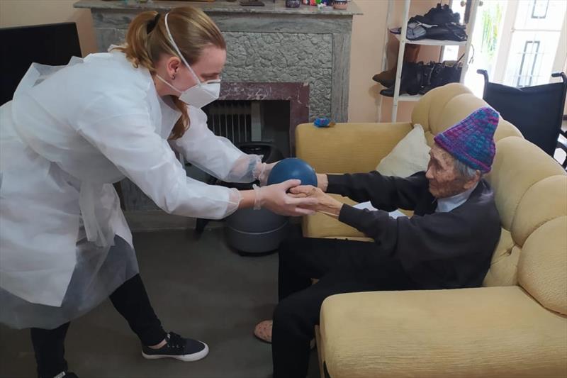 Saúde em Casa amplia especialidades para atender a casos mais complexos em Curitiba