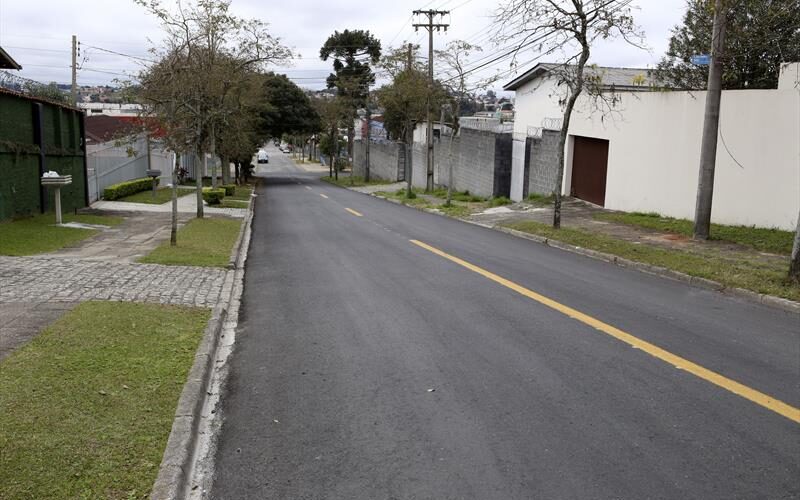 Prefeitura de Curitiba leva asfalto novo para mais 20 ruas da Regional Portão