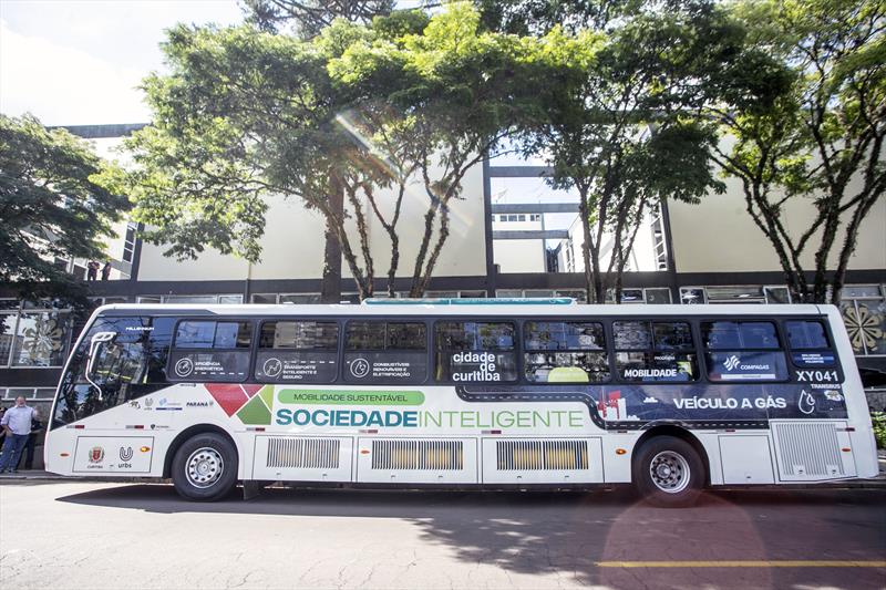 Ônibus movido a gás natural começa a ser testado em Curitiba na segunda-feira