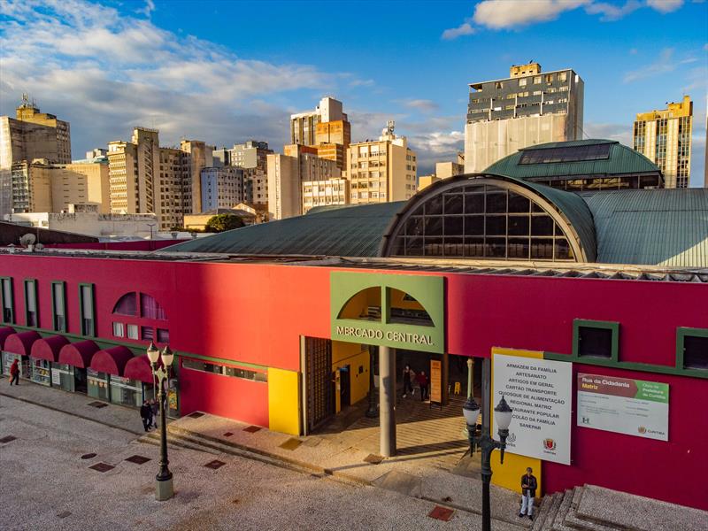 Regional Matriz festeja 26 anos com shows, promoções de hortifrútis e almoço especial